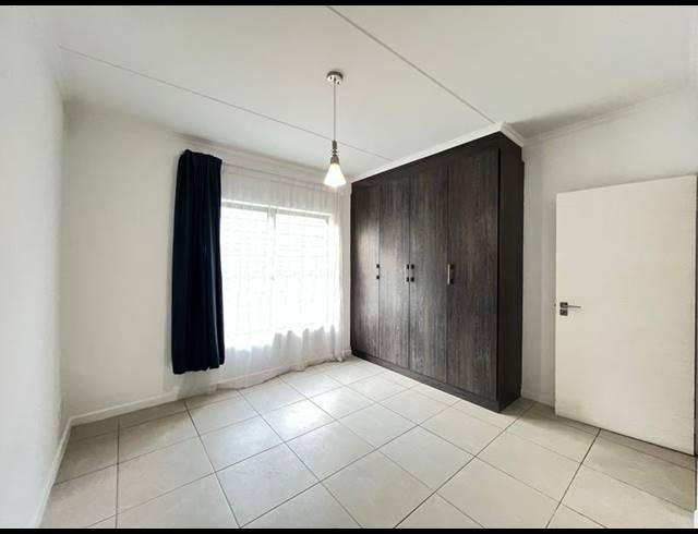 3 BEDROOM PROPERTY TO RENT IN OLIVEDALE